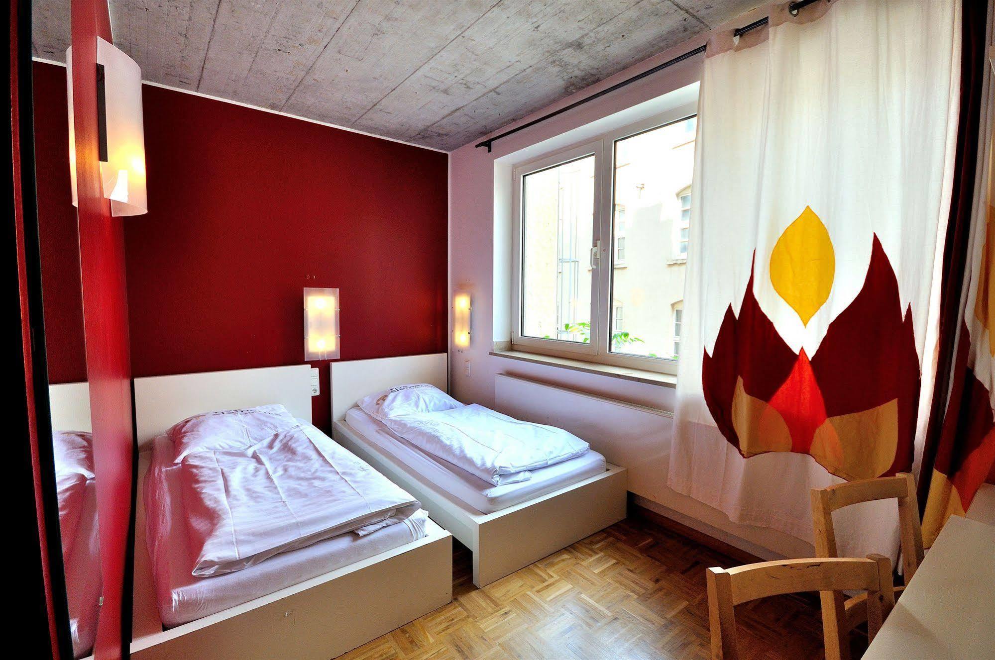 Five Elements Hostel And Capsules Frankfurt Fráncfort del Meno Exterior foto